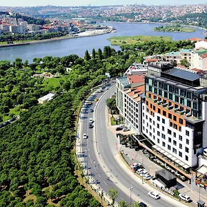 Mövenpick Golden Horn Hotel